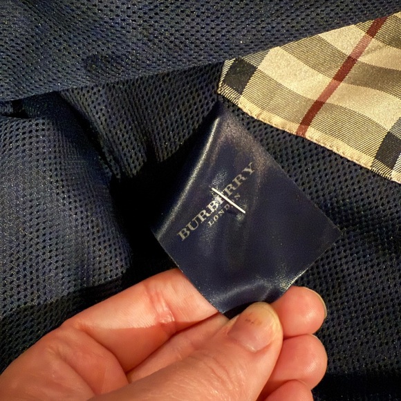 Navy Men’s Burberry Jacket. - Picture 9 of 10